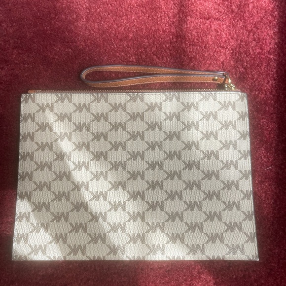 Michael Kors Wristlet - Picture 3 of 5